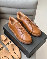 Sneakers VS Cognac