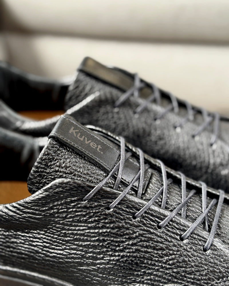Sneakers VS Shark